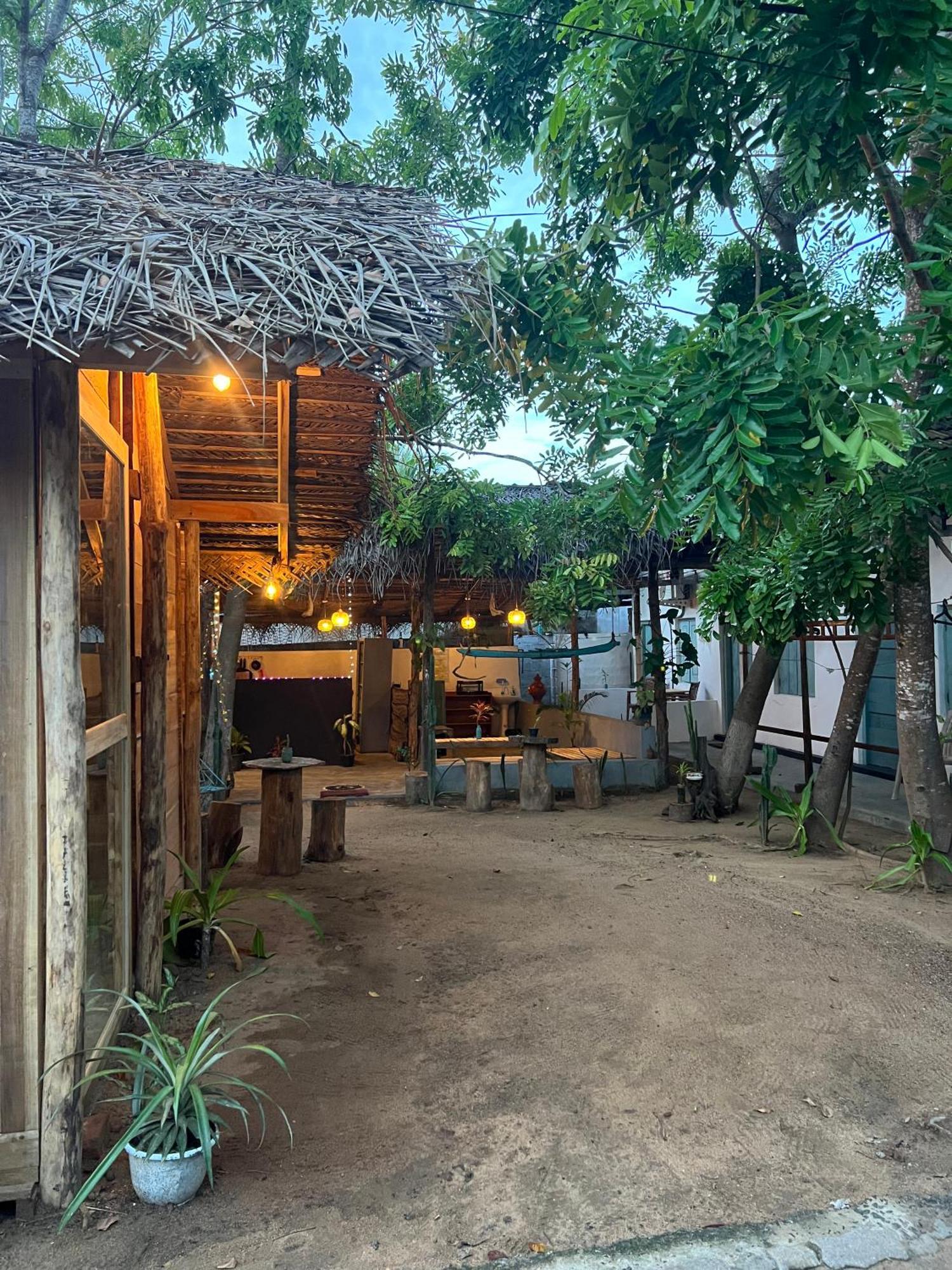 Hostel Cactus Arugambay Arugam Bay Exterior foto